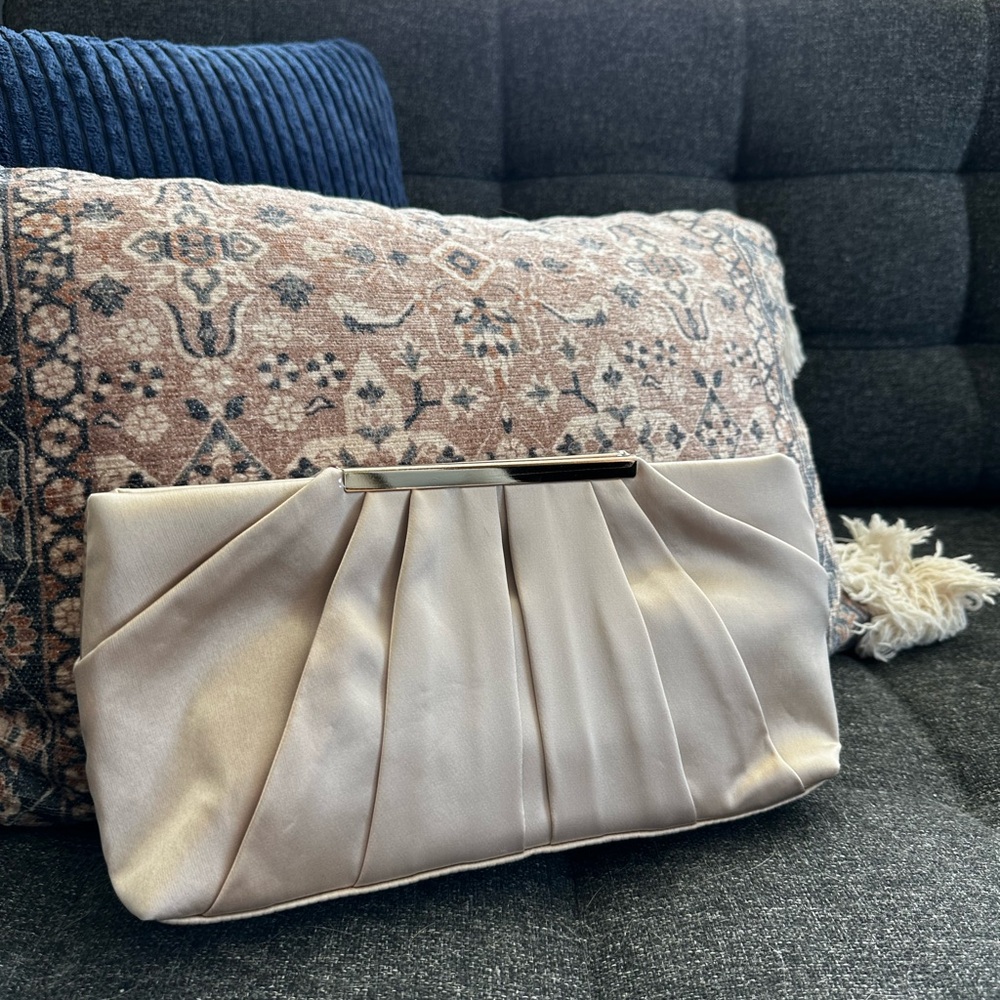 Charming Tailor Clutch Evening Bag in Champagne